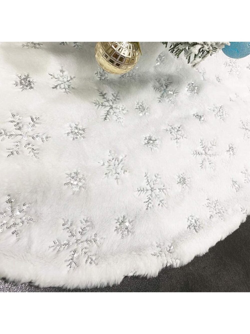 48-Inch White Faux Fur Christmas Tree Skirt with Sequin Snowflakes - Holiday